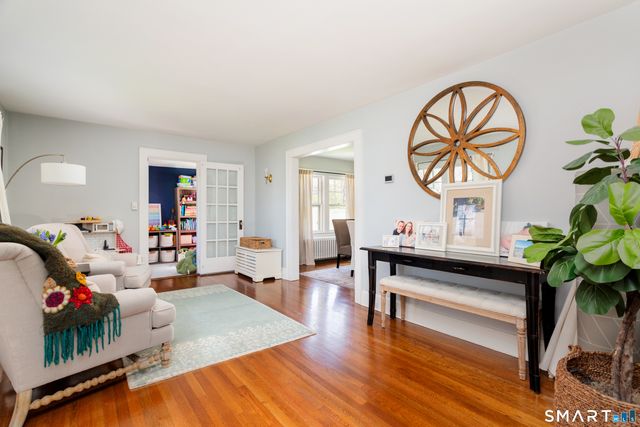 13 Ledge Lane, Stamford, CT 06905