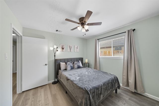8822 Ryton Lane, Houston, TX 77088