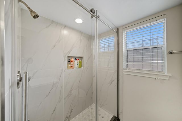 8822 Ryton Lane, Houston, TX 77088
