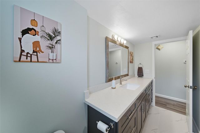 8822 Ryton Lane, Houston, TX 77088