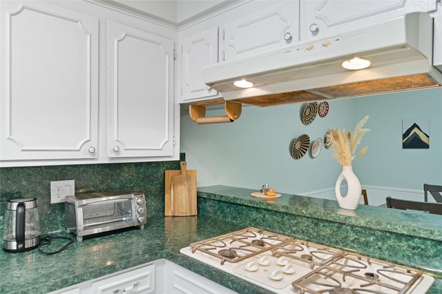 8822 Ryton Lane, Houston, TX 77088