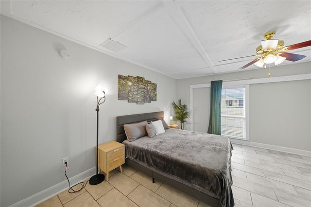 8822 Ryton Lane, Houston, TX 77088