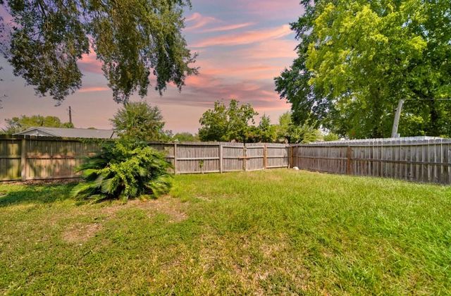 8822 Ryton Lane, Houston, TX 77088