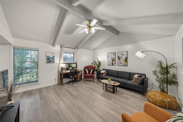 8822 Ryton Lane, Houston, TX 77088