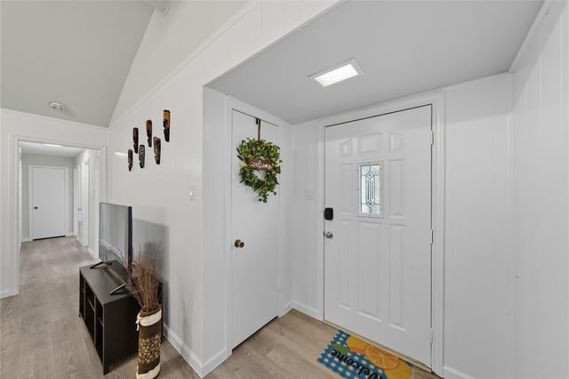 8822 Ryton Lane, Houston, TX 77088
