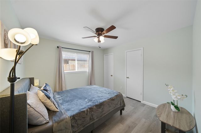 8822 Ryton Lane, Houston, TX 77088