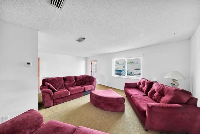 6990 NW 12th St, Margate, FL 33063
