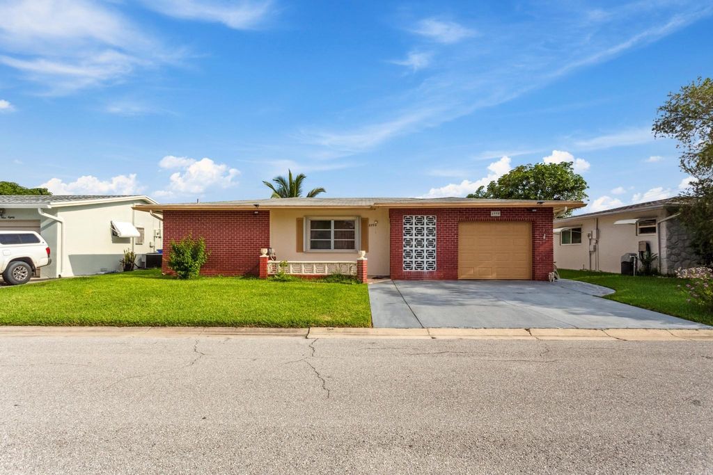 6990 NW 12th St, Margate, FL 33063