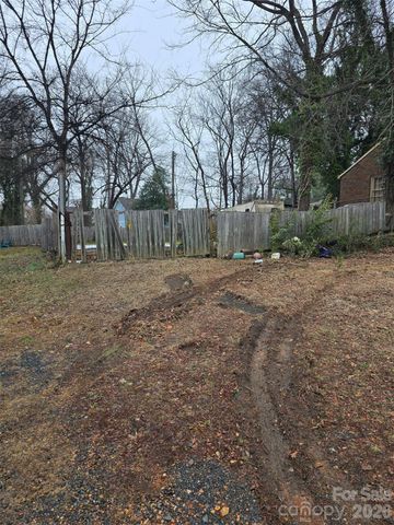 320 Woodvale Place, Charlotte, NC 28208