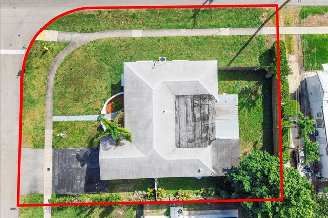 3300 NW 33rd Court, Lauderdale Lakes, FL 33309