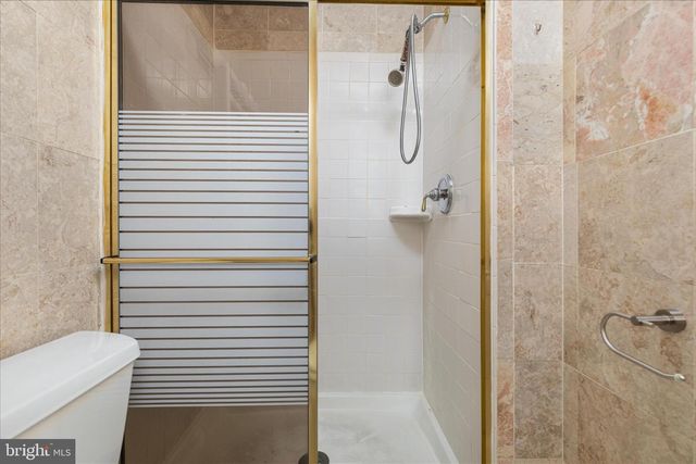 7201 SYDENSTRICKER RD, Springfield, VA 22152