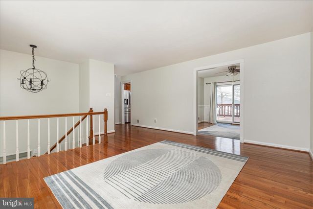 7201 SYDENSTRICKER RD, Springfield, VA 22152