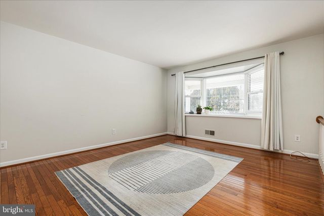 7201 SYDENSTRICKER RD, Springfield, VA 22152