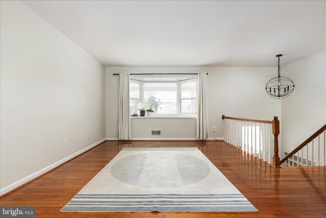 7201 SYDENSTRICKER RD, Springfield, VA 22152