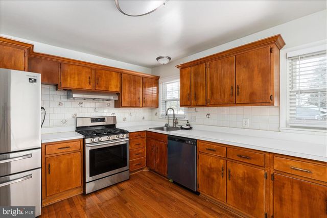 7201 SYDENSTRICKER RD, Springfield, VA 22152