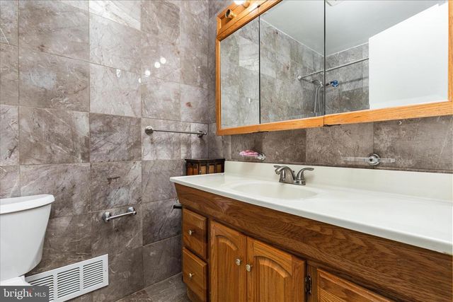 7201 SYDENSTRICKER RD, Springfield, VA 22152