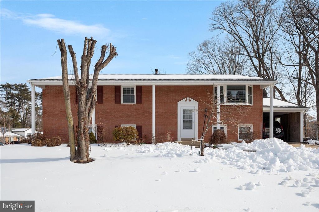 7201 SYDENSTRICKER RD, Springfield, VA 22152