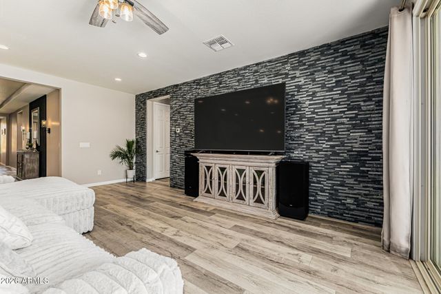 17335 W BLUE SKY Drive, Surprise, AZ 85387