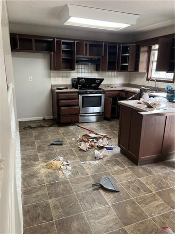 2816 S Lankford Drive, Lawrence, KS 66046
