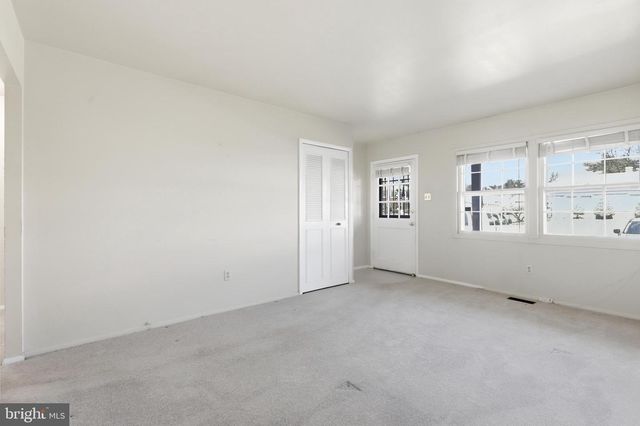 10 FIRESIDE CT, Willingboro, NJ 08046