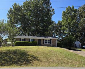 524 Kellia Dr, Clarksville, TN 37042