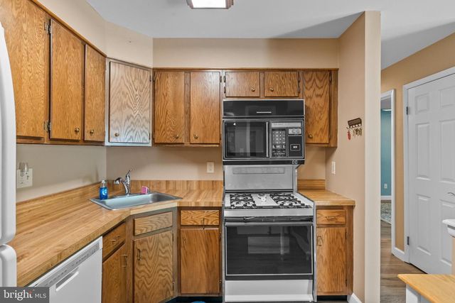 2516 EAGLE ROW, Marlton, NJ 08053