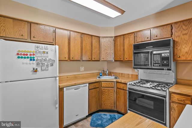 2516 EAGLE ROW, Marlton, NJ 08053