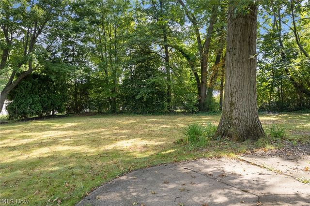 275 N Revere Road, Akron, OH 44333