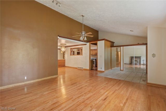 275 N Revere Road, Akron, OH 44333