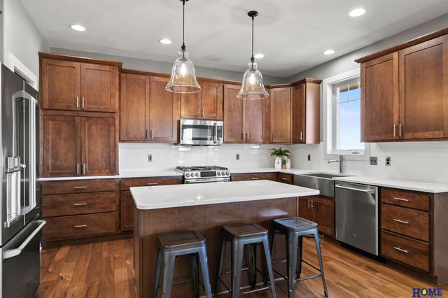 6930 NW 3rd Street, Lincoln, NE 68521