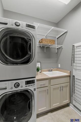 6930 NW 3rd Street, Lincoln, NE 68521