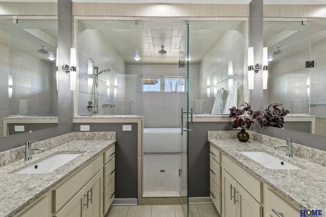 6930 NW 3rd Street, Lincoln, NE 68521