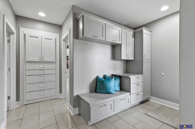 6930 NW 3rd Street, Lincoln, NE 68521