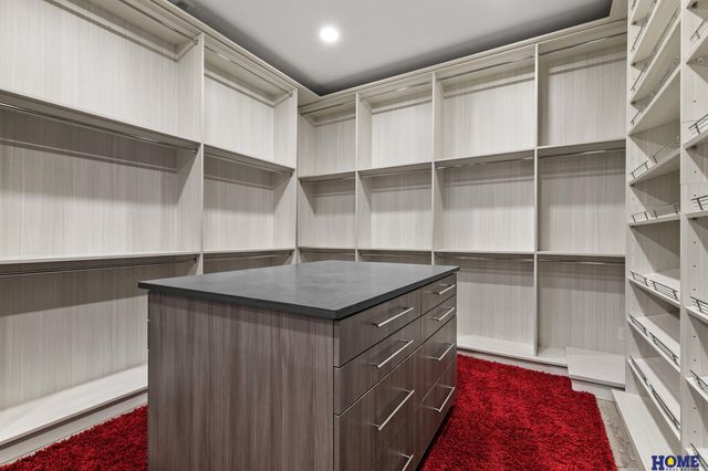 6930 NW 3rd Street, Lincoln, NE 68521