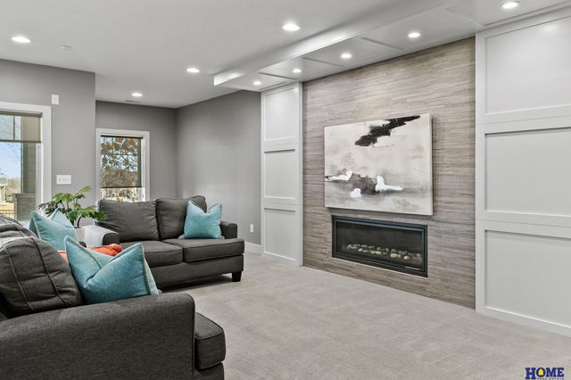 6930 NW 3rd Street, Lincoln, NE 68521