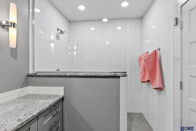 6930 NW 3rd Street, Lincoln, NE 68521