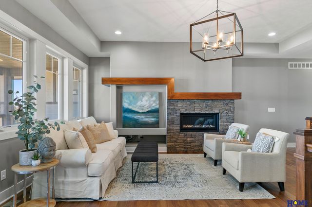 6930 NW 3rd Street, Lincoln, NE 68521