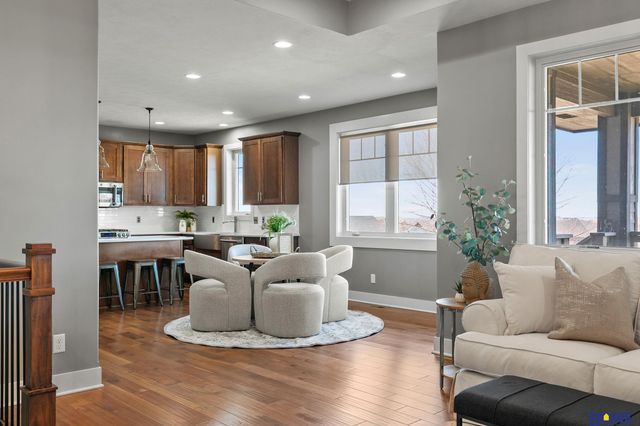 6930 NW 3rd Street, Lincoln, NE 68521