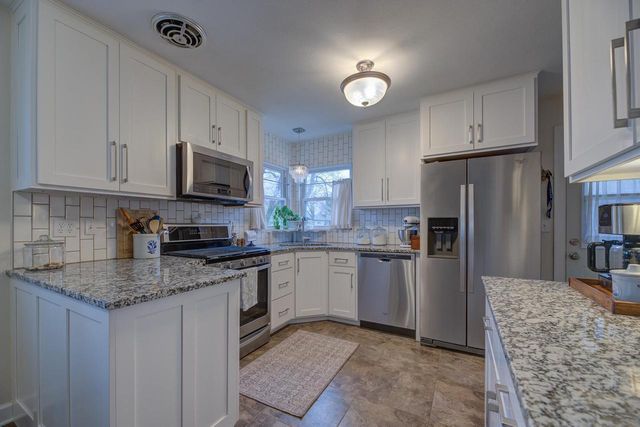 1513 S Marion Avenue, Janesville, WI 53546