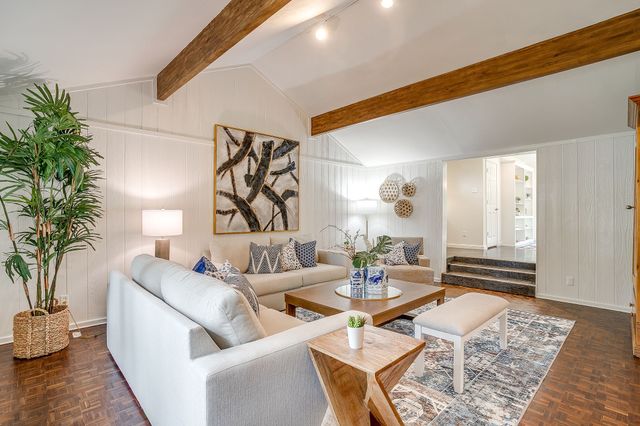 624 Edgefield Road, Fort Worth, TX 76107