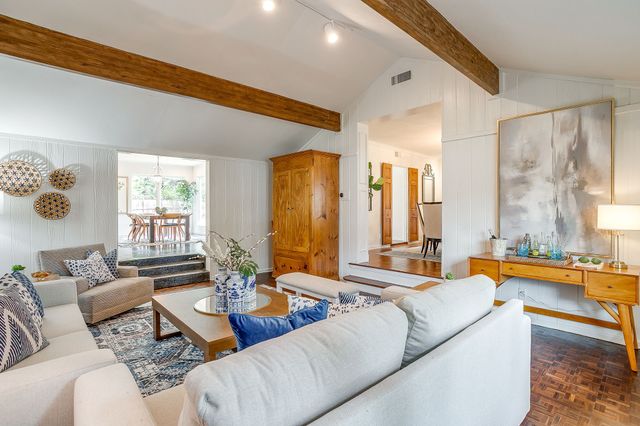 624 Edgefield Road, Fort Worth, TX 76107