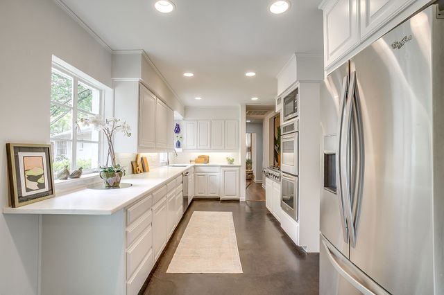 624 Edgefield Road, Fort Worth, TX 76107