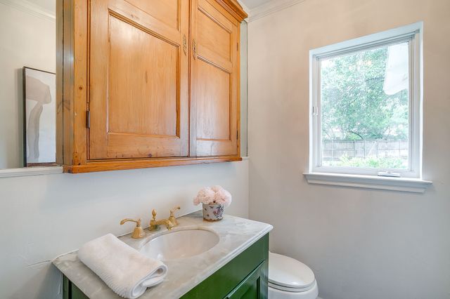 624 Edgefield Road, Fort Worth, TX 76107