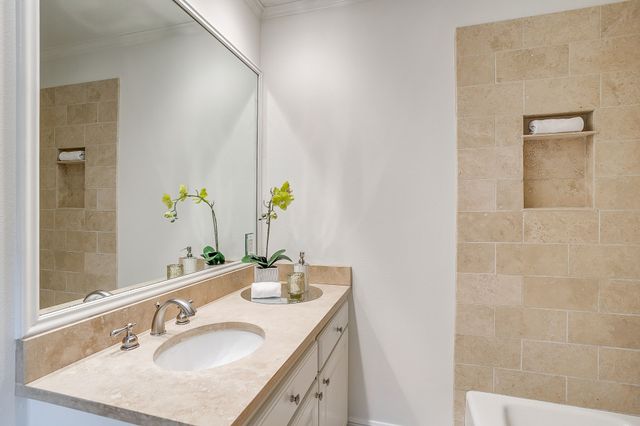 624 Edgefield Road, Fort Worth, TX 76107