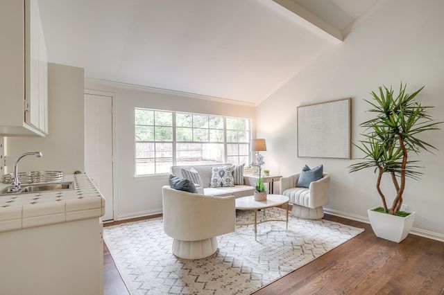 624 Edgefield Road, Fort Worth, TX 76107