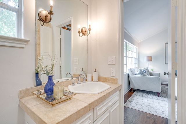 624 Edgefield Road, Fort Worth, TX 76107