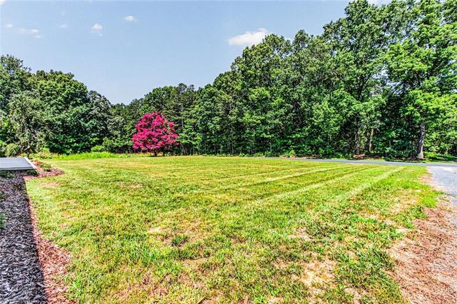 819 Sawyersville Road, Asheboro, NC 27205