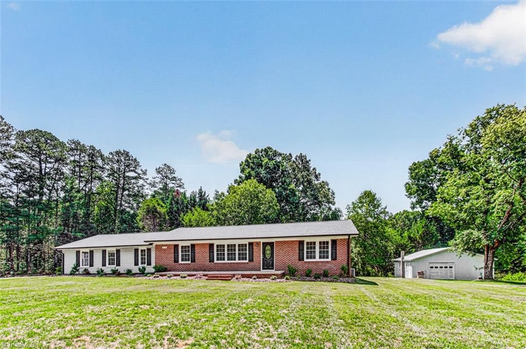 819 Sawyersville Road, Asheboro, NC 27205