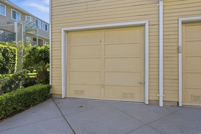 101 Blossom Circle H, San Mateo, CA 94403