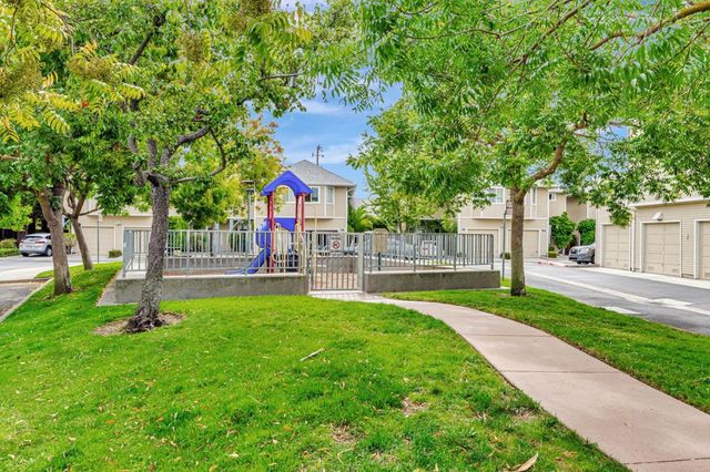 101 Blossom Circle H, San Mateo, CA 94403